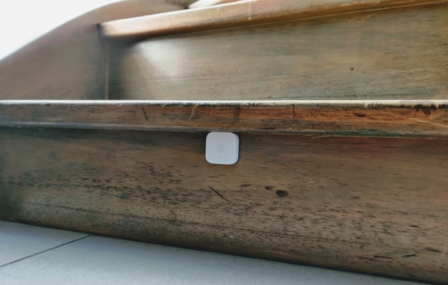 Positionner capteur vibration Xiaomi sur une marche d'escalier